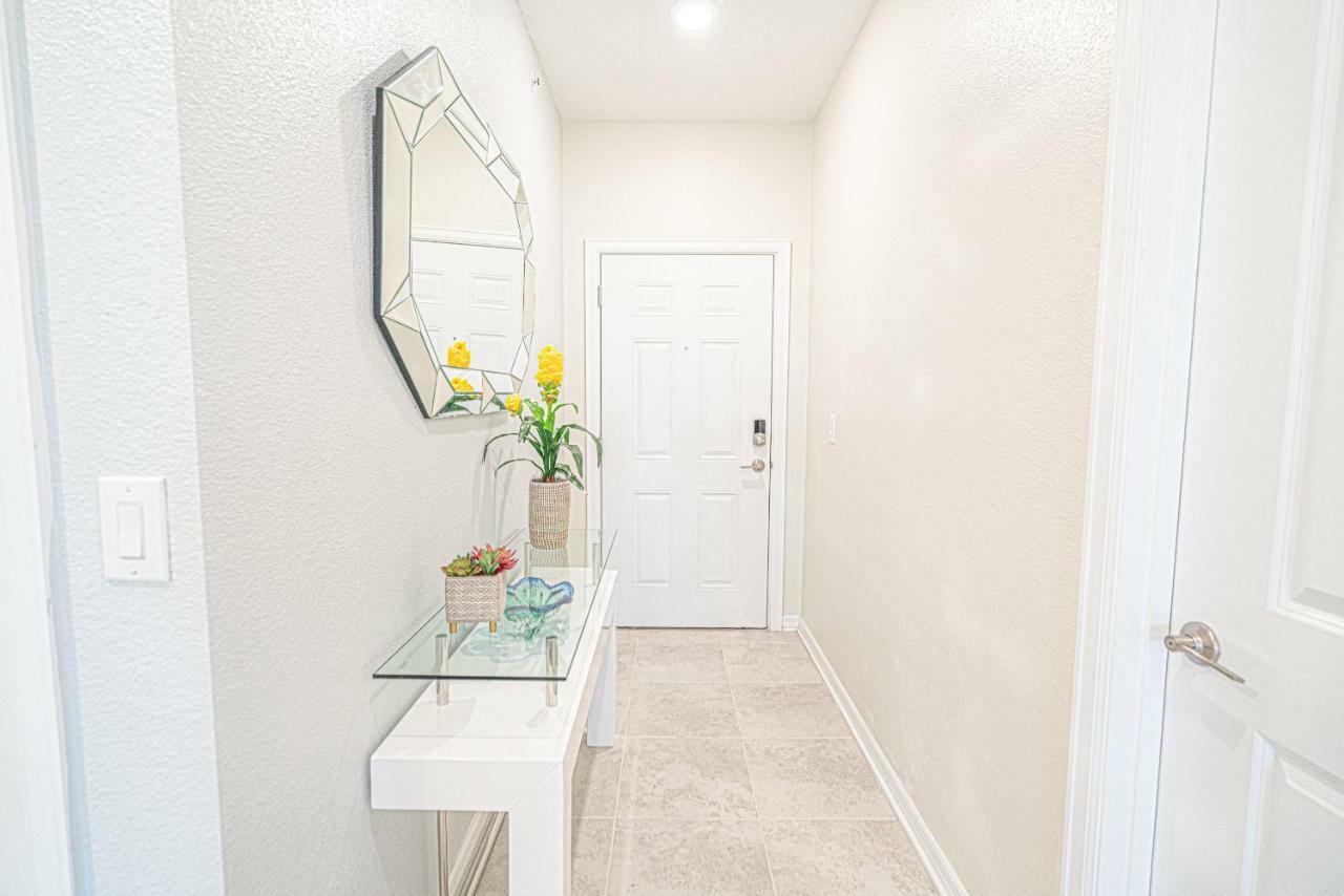Only 5 Miles From Disney! Free Water Park! 2 Bed, 2 Bath Condo, Sleeps 8 Kissimmee Exterior foto
